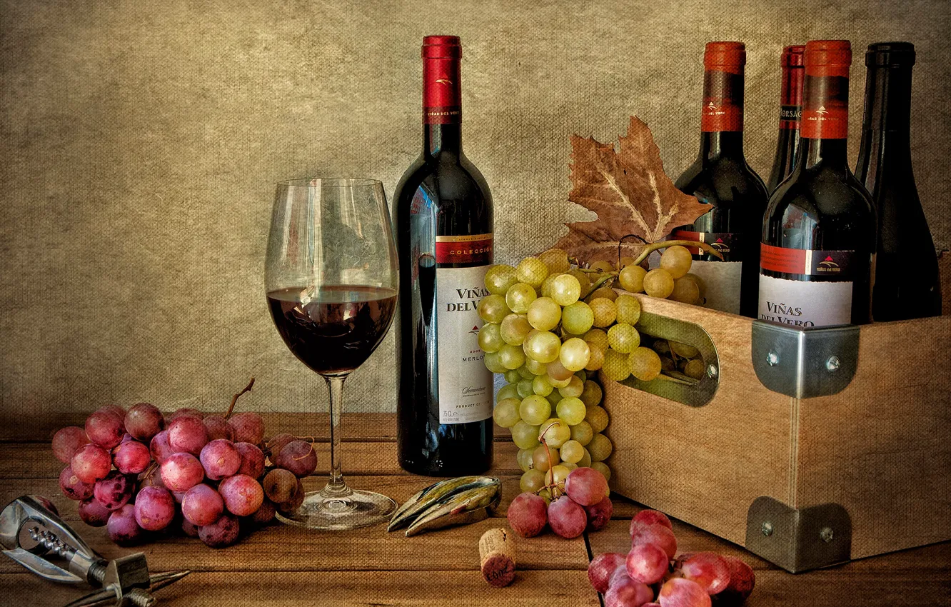 натюрморт с вином и виноградом фото