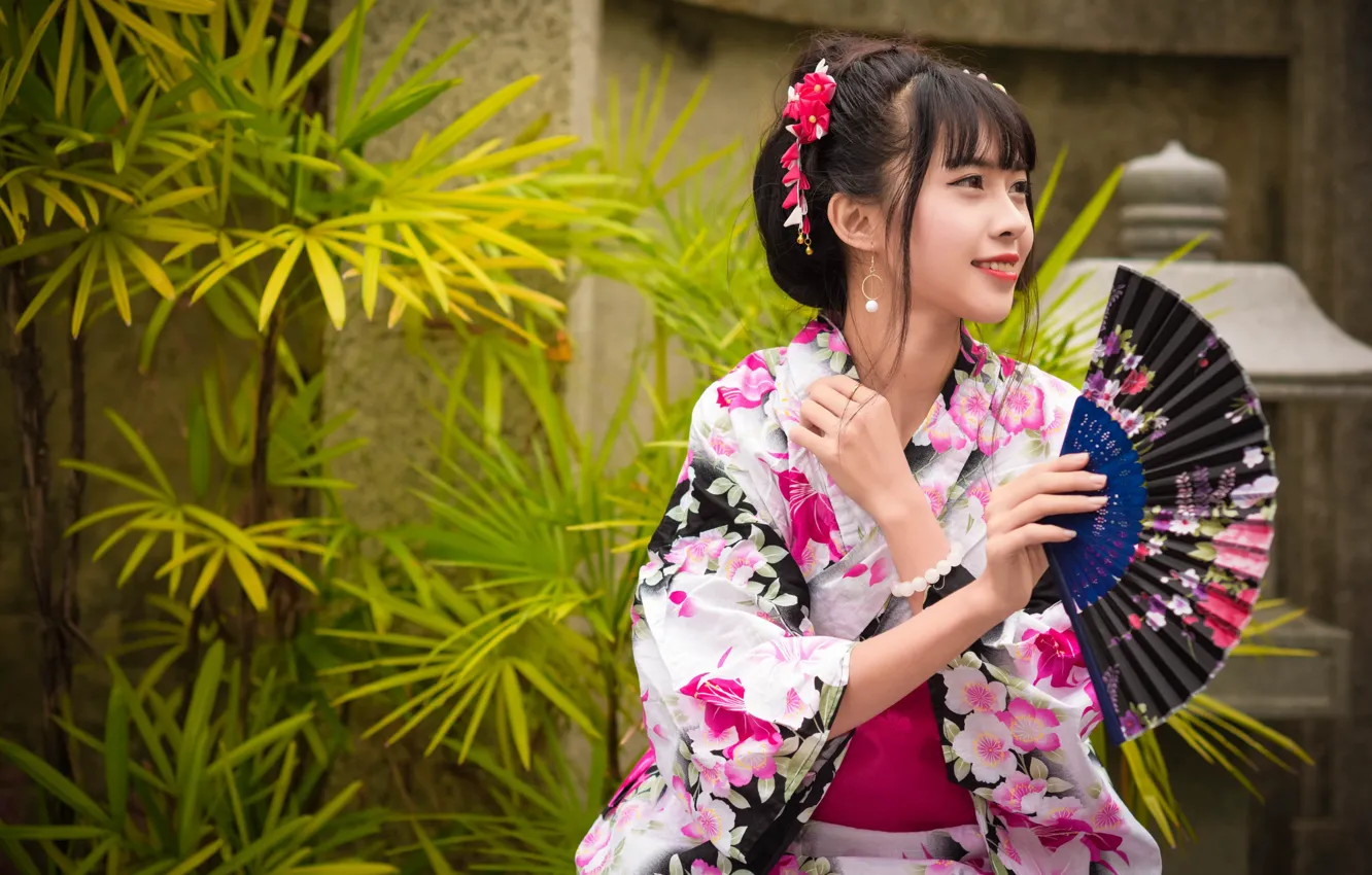 Фото обои девушка, улыбка, кимоно, азиатка