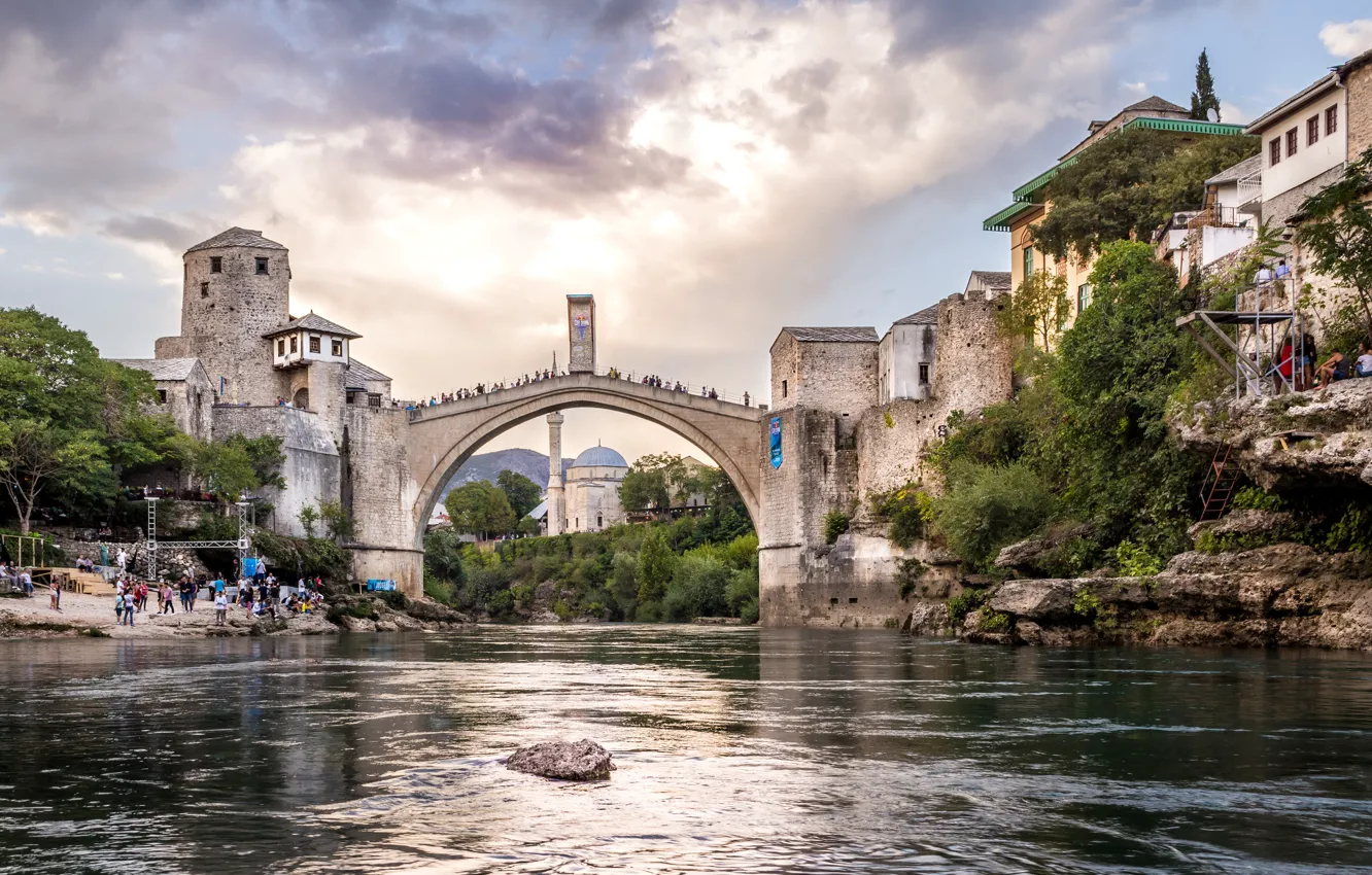 Фото обои мост, город, река, здания, дома, Босния и Герцеговина, Мостар, Неретва