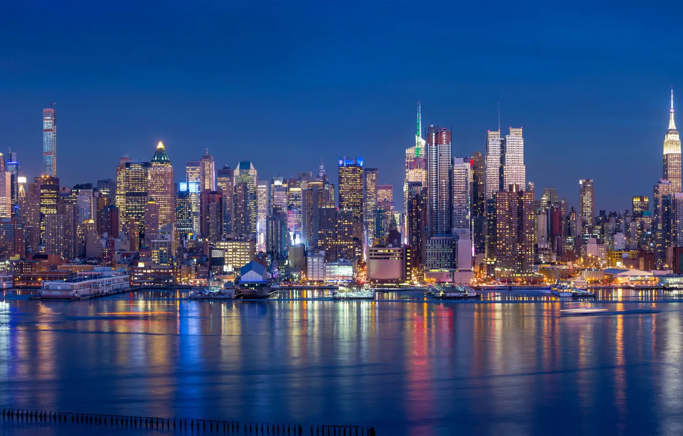 Фото обои ночь, огни, побережье, здания, Нью-Йорк, небоскребы, панорама, залив