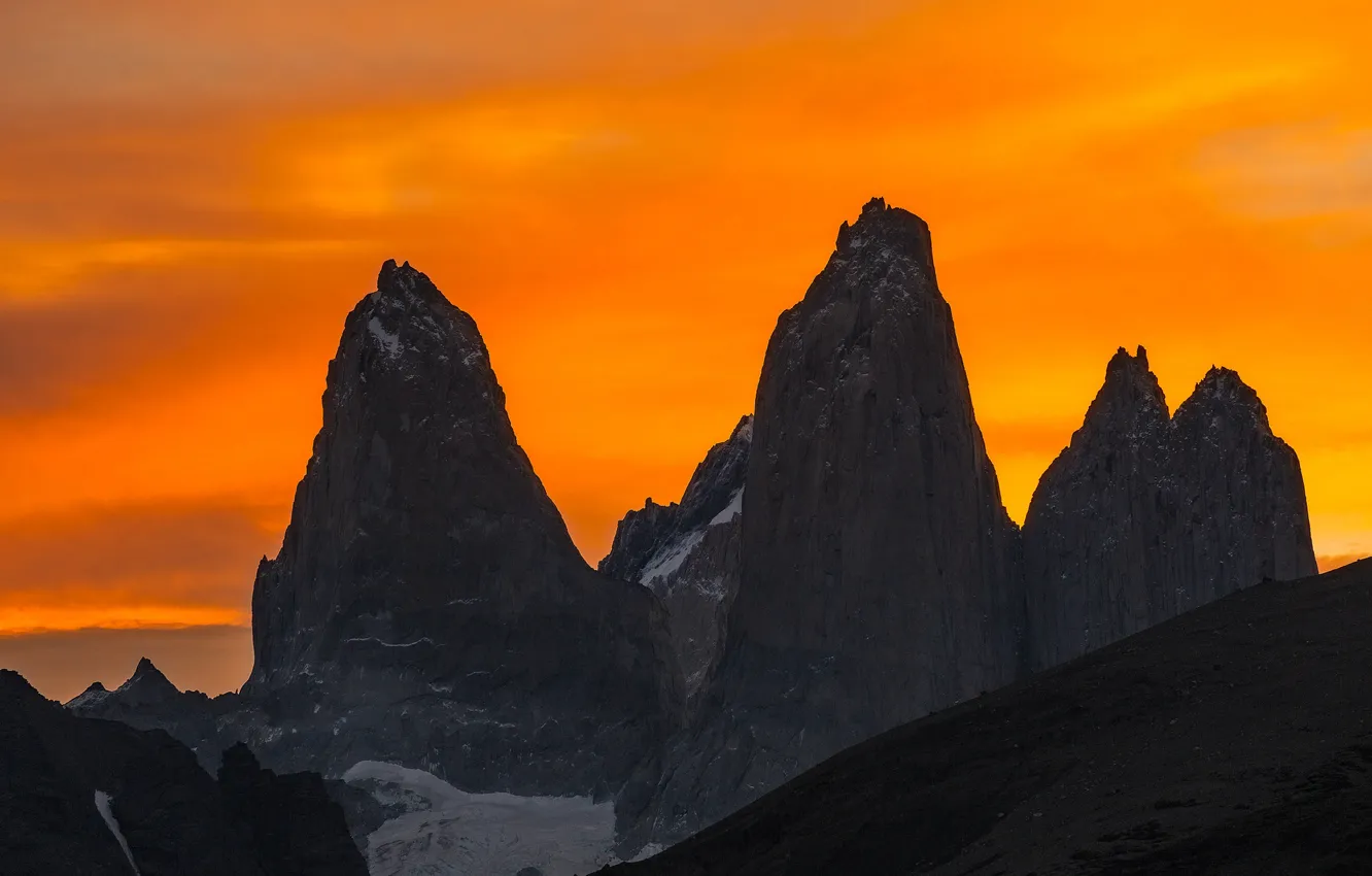 Фото обои небо, горы, вершина, зарево, пик, Чили, Магальянес