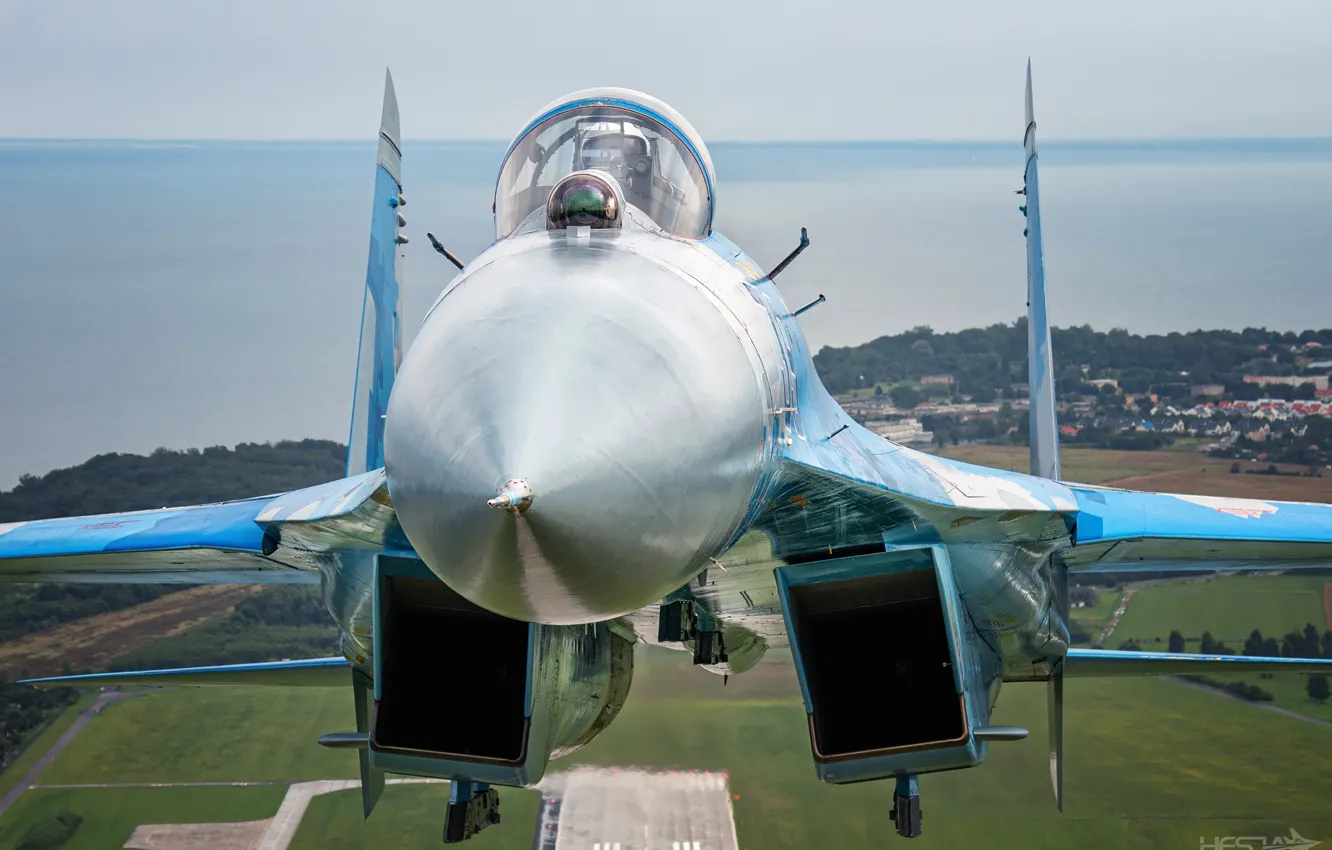 Фото обои Море, Истребитель, Фонарь, Украина, Су-27, Пилот, ВПП, Кокпит