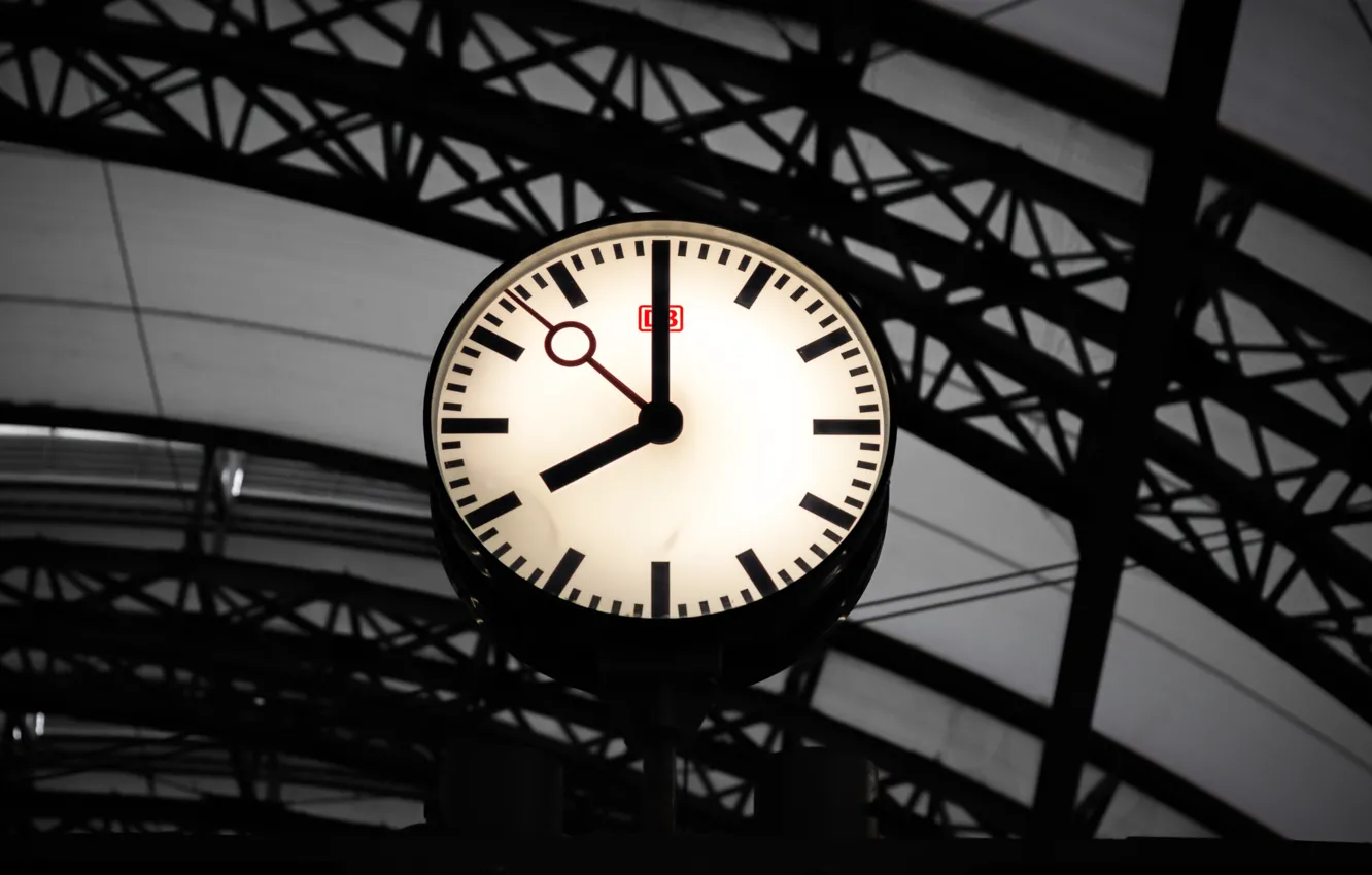 Фото обои город, часы, вокзал, black, minimalistic, clock