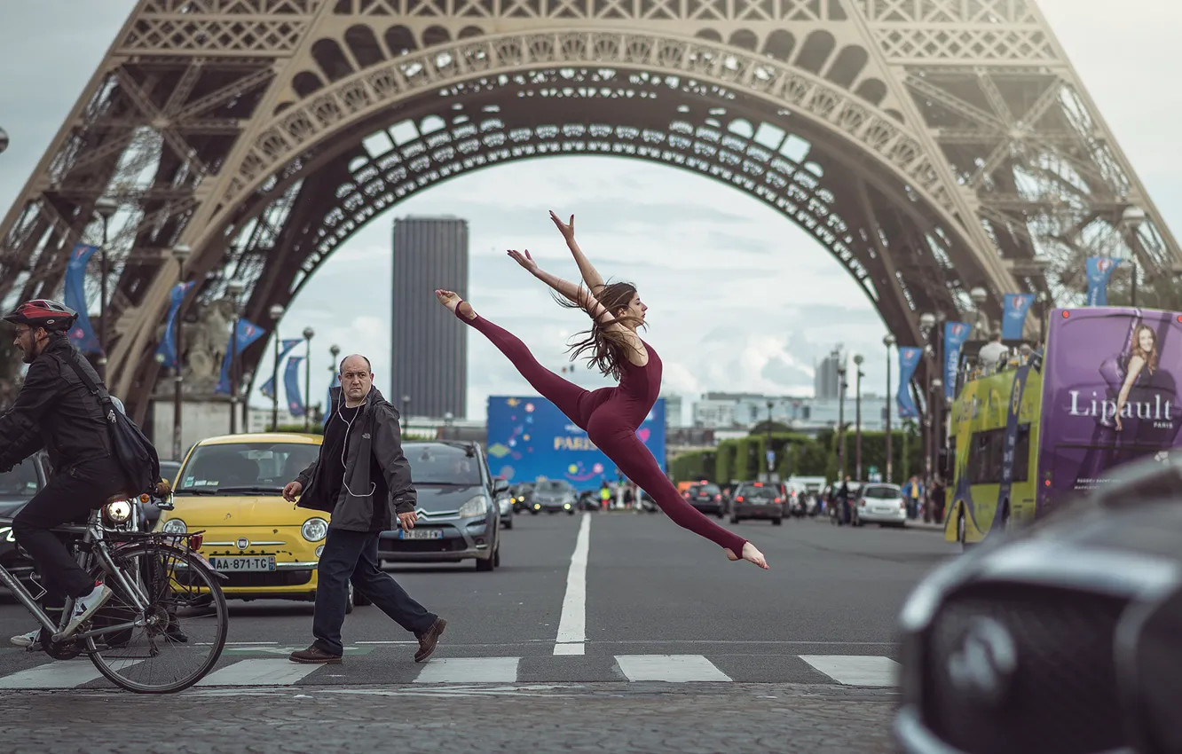 Фото обои девушка, город, улица