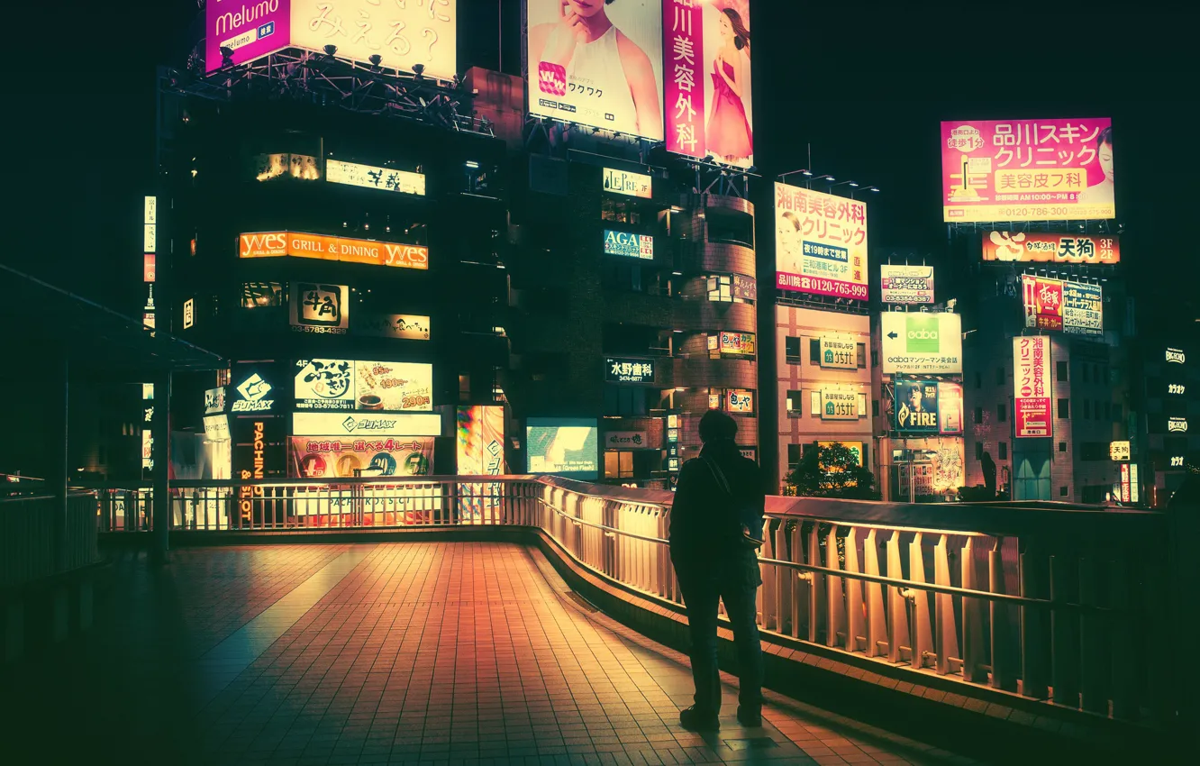 Фото обои Ночь, Город, Человек, Свет, Дождь, Реклама, Токио, Фонари