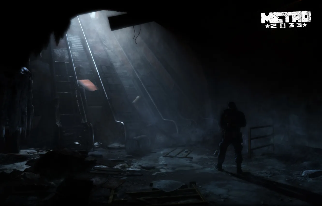 Фото обои обломки, свет, оружие, метро, человек, руины, мрачно, подземка