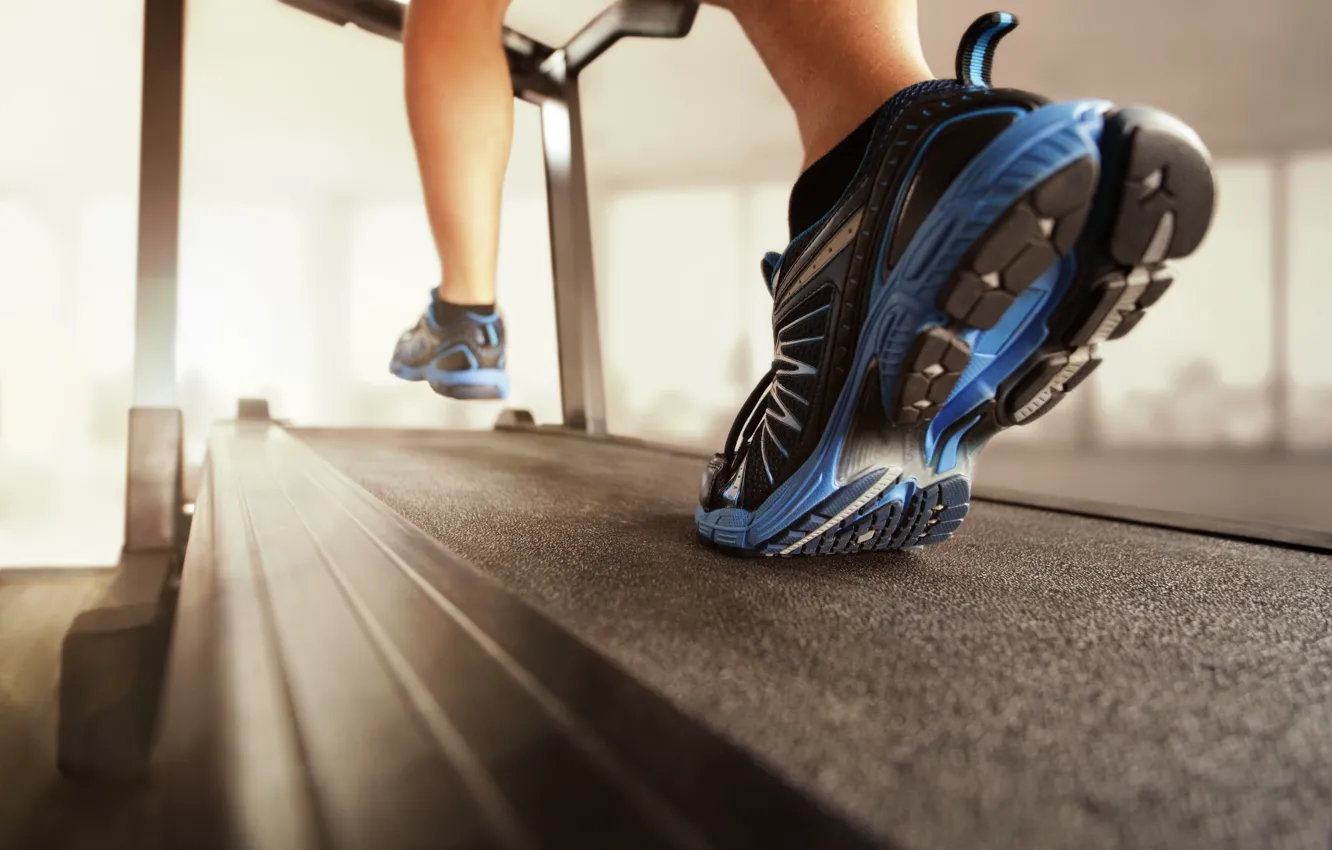 Фото обои shoes, gym, running on treadmill