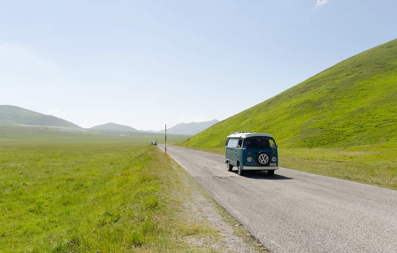 Фото обои green, road, hills, valley, sunny, Volkswagen Transporter