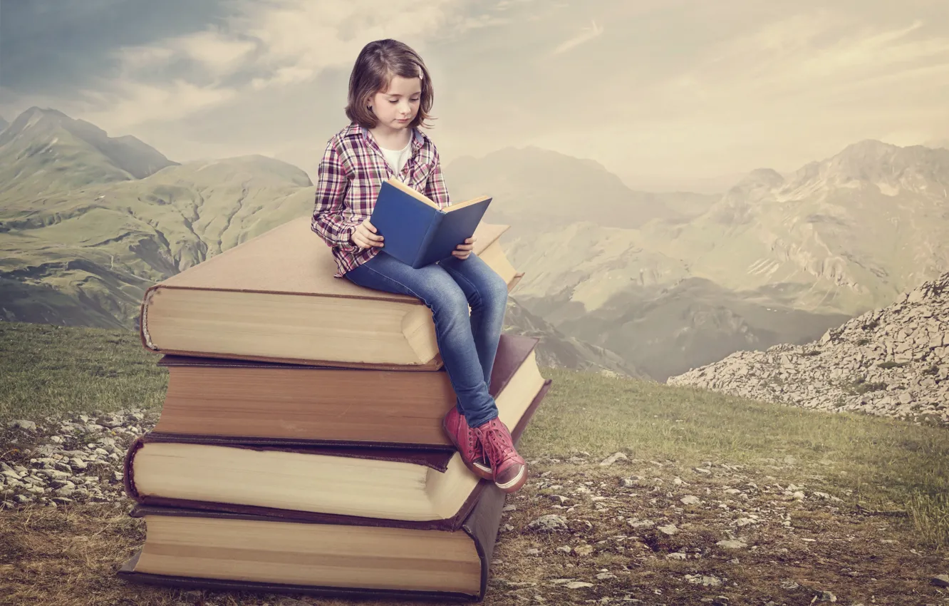 Фото обои горы, природа, книги, девочка, чтение