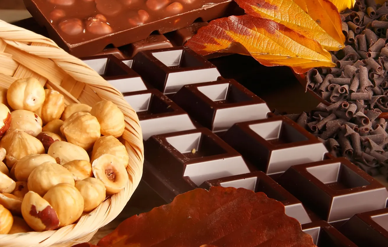 Фото обои шоколад, орехи, chocolate, nuts, шоколадная крошка, желтые листики, chocolate crumb, yellow leaves