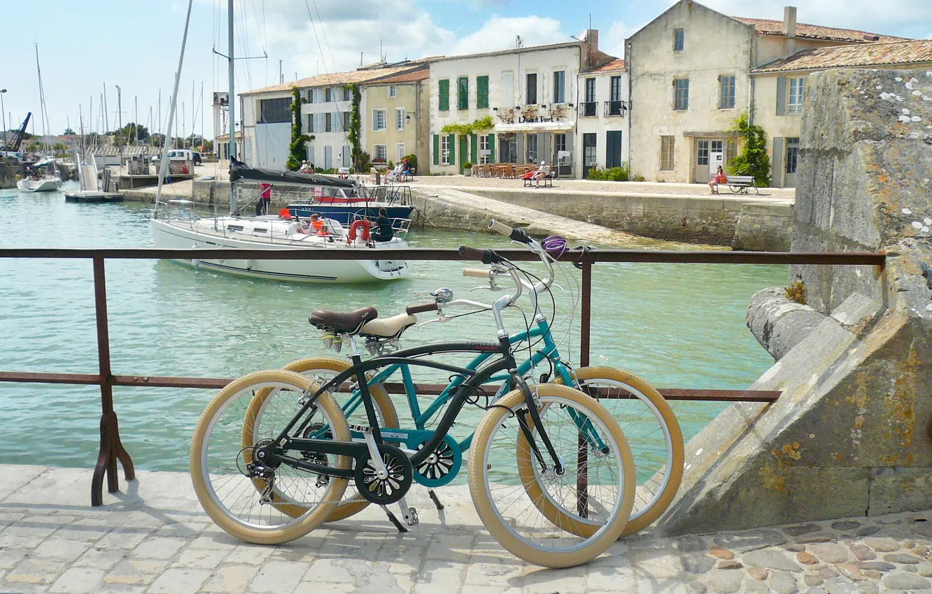 Фото обои лето, город, Франция, пристань, яхты, набережная, велосипеды, Saint-Martin-de-Re