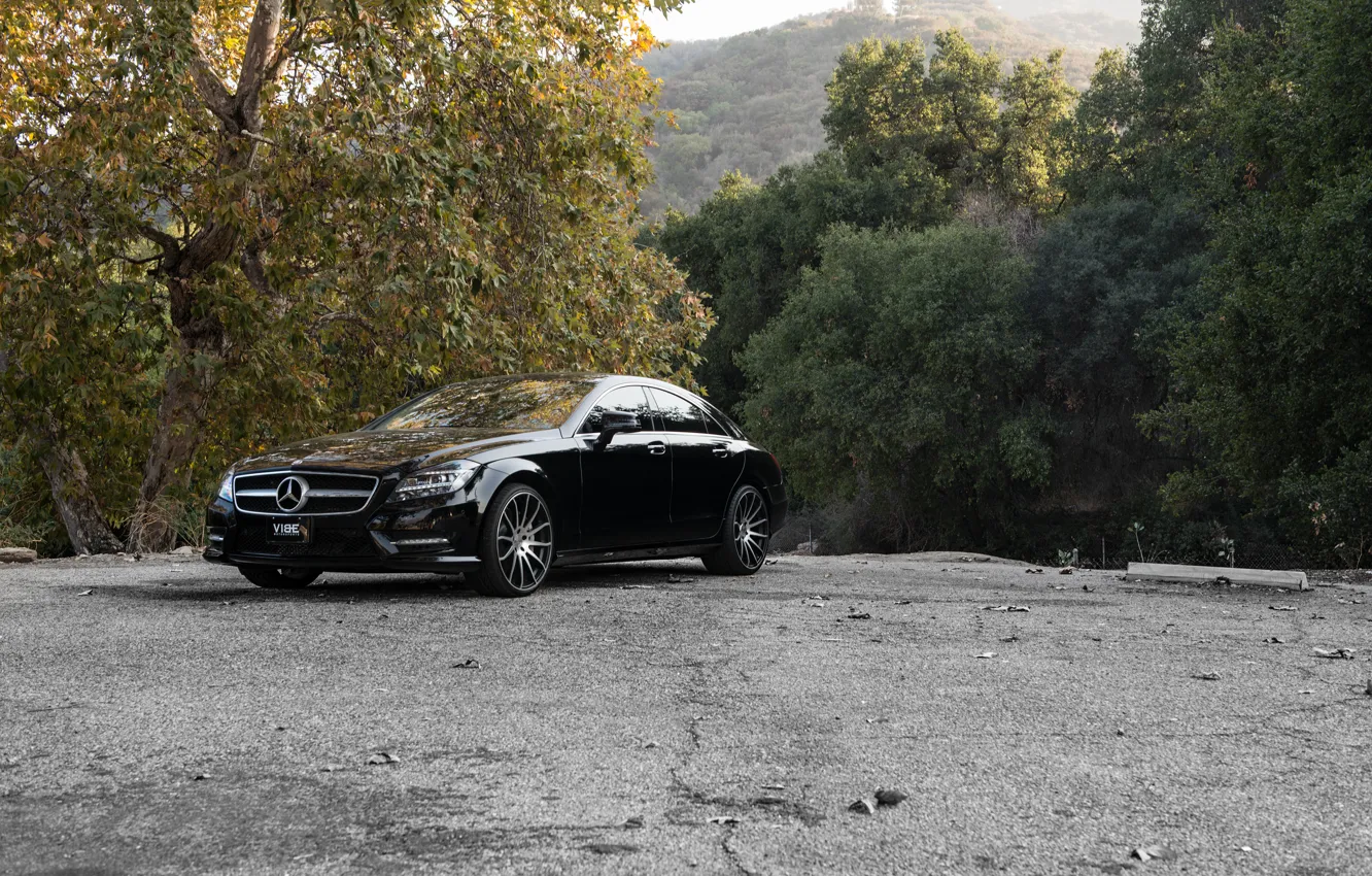 Фото обои black, Mercedes Benz, мерседес, CLS550, sidefront