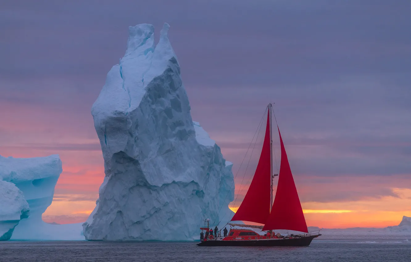 Фото обои море, пейзаж, лодка, парусник, утро, айсберг, алые паруса, Гренландия