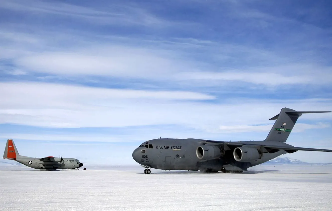 Фото обои Lockheed, ВВС США, Hercules, Douglas, McDonnell, C-17, американский стратегический военно-транспортный самолёт, C-130