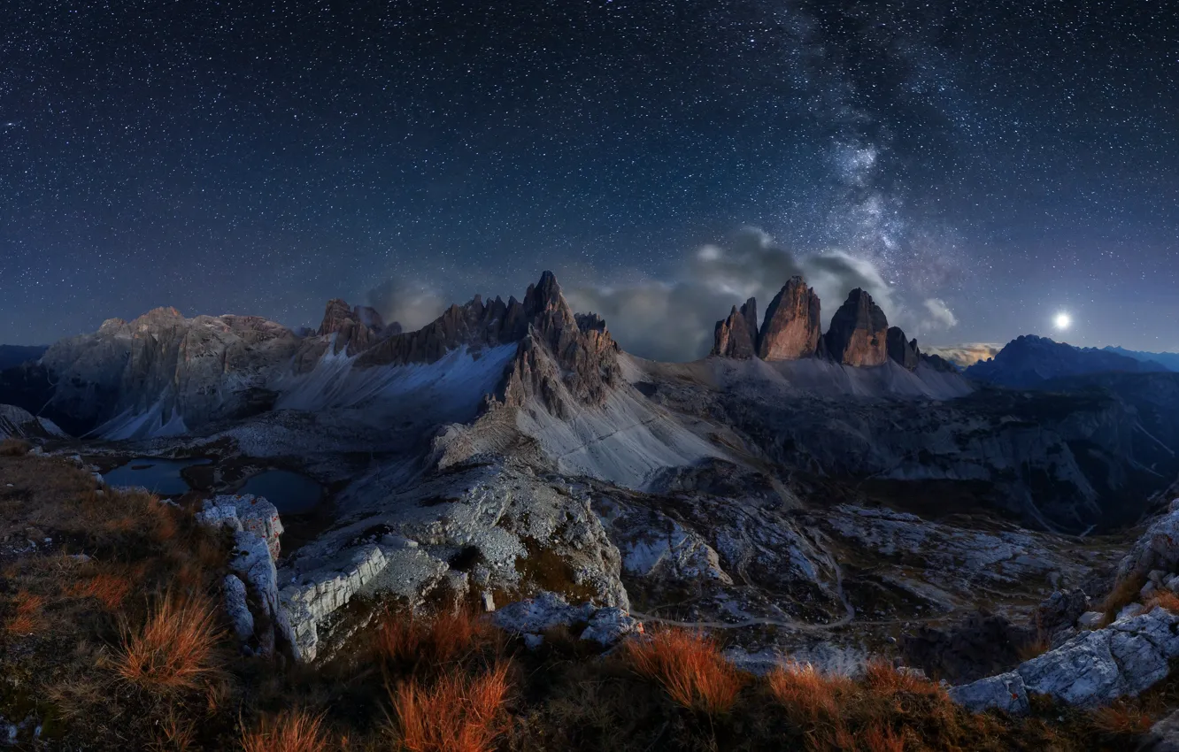 Фото обои небо, звезды, облака, ночь, млечный путь, Доломитовые Альпы
