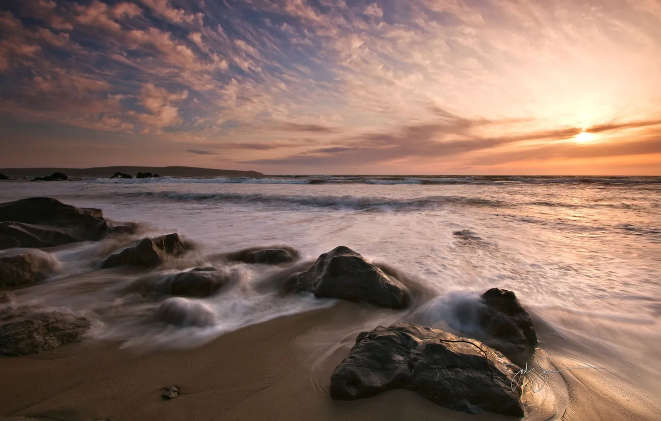Фото обои песок, море, вода, природа, камни, берег, заката