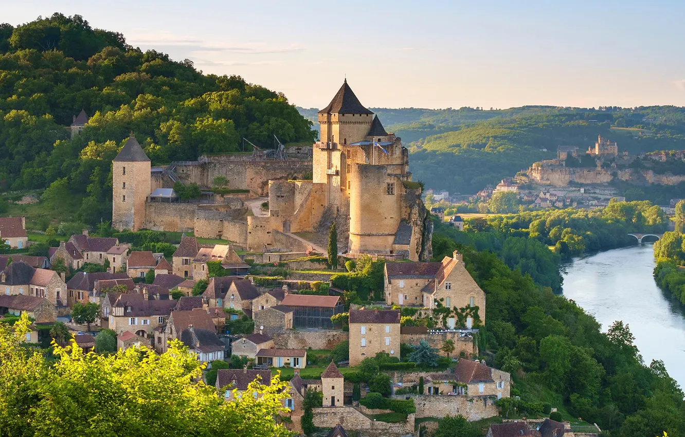 Фото обои горы, город, река, Франция, крепость, средневековая архитектура, Castelnaud le Chapelle, Кастельно-ле-Шапель
