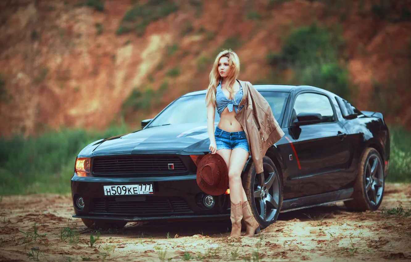 Фото обои car, girl, shorts, model, cute, boots, tank top, denim