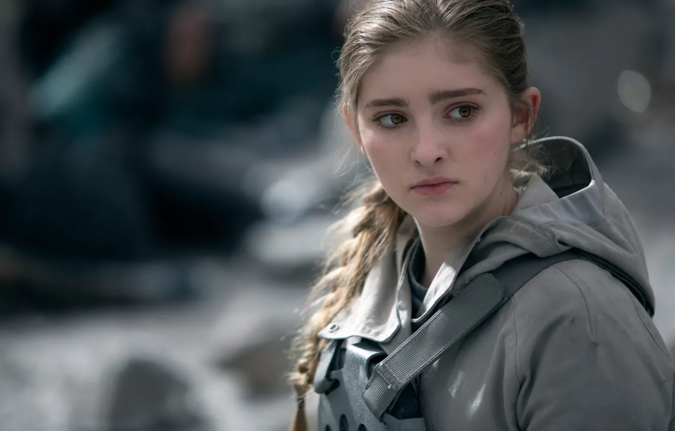 Фото обои Primrose Everdeen, Willow Shields, The Hunger Games:Mockingjay, Голодные игры:Сойка-пересмешница