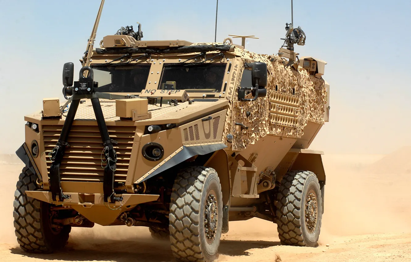 Фото обои metal, soldiers, armor, desert, camera, sand, Iraq, men