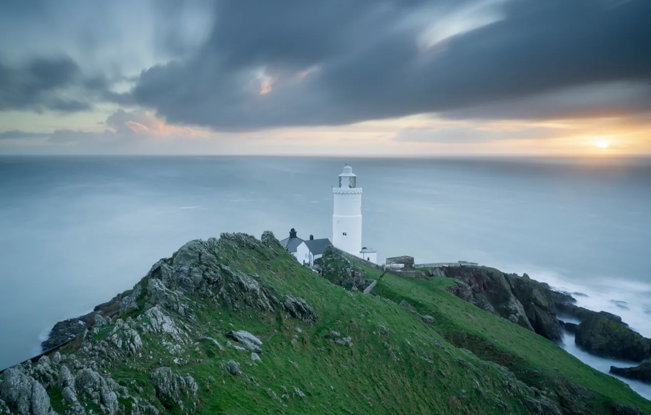 Фото обои море, маяк, Англия, Devon, England, мыс, Ла-Манш, English Channel