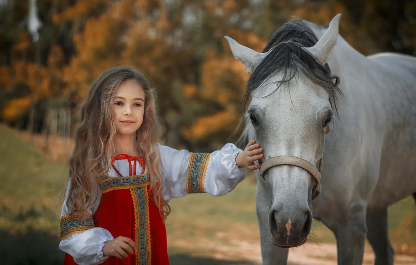 Фото обои настроение, конь, лошадь, девочка, длинные волосы, сарафан