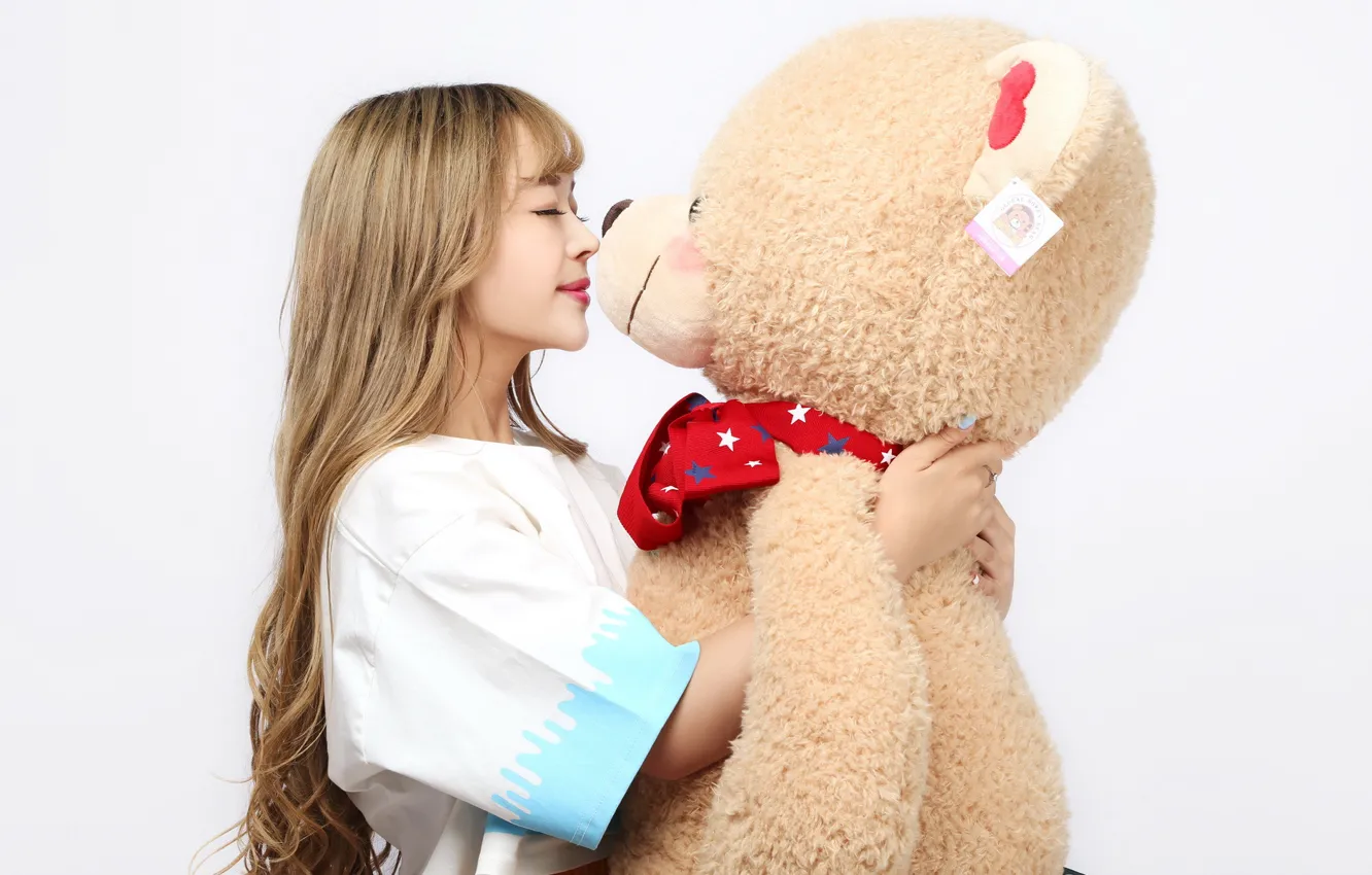 Фото обои девушка, улыбка, игрушка, медведь