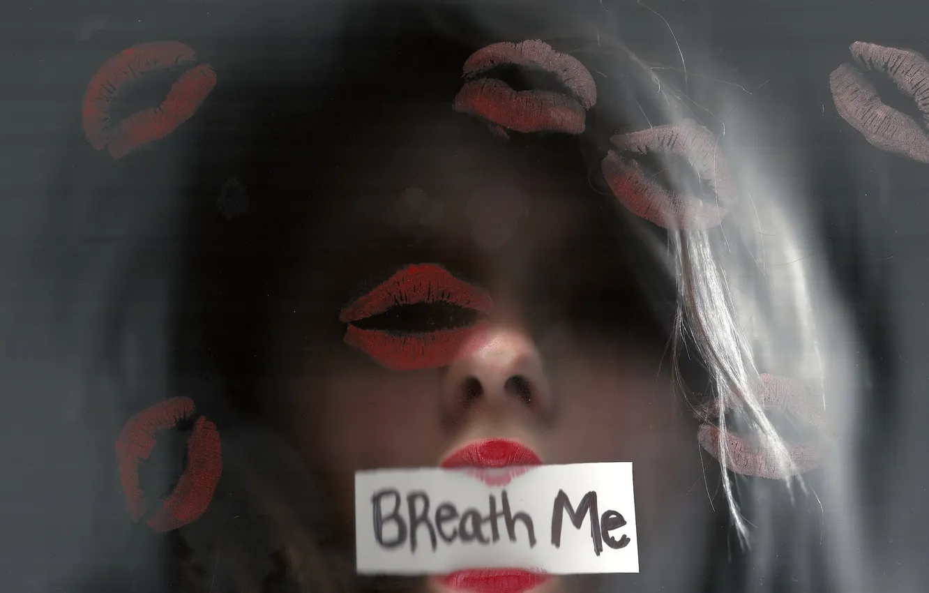 Фото обои стекло, девушка, breath me