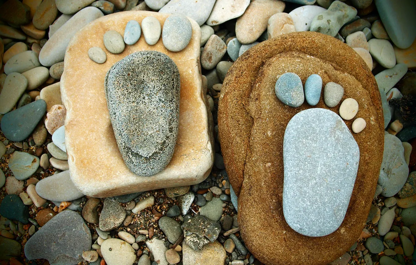Фото обои следы, камни, ноги, пальцы