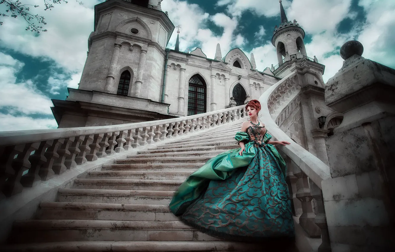 Фото обои замок, платье, фотограф, лестница, ступени, принцесса, барышня, аристократка