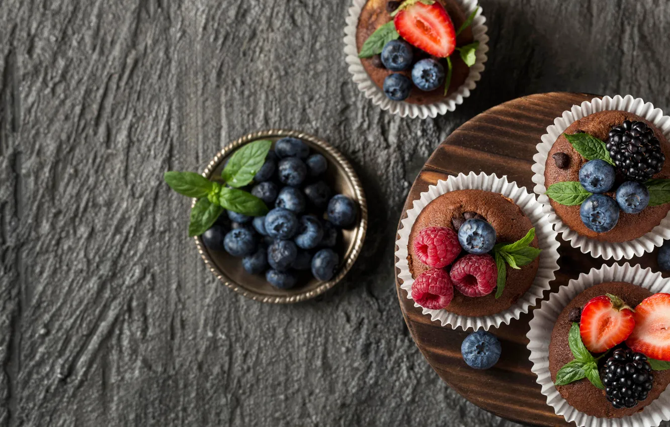Фото обои ягоды, малина, фон, клубника, ежевика, кексы, голубика, кексики