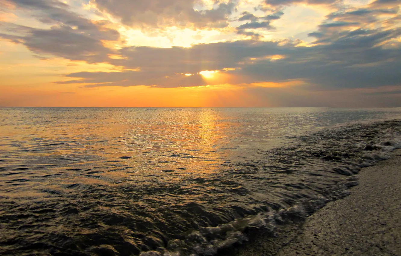 Фото обои Закат, Солнце, Облака, Море, Пляж, Россия, Чёрное море