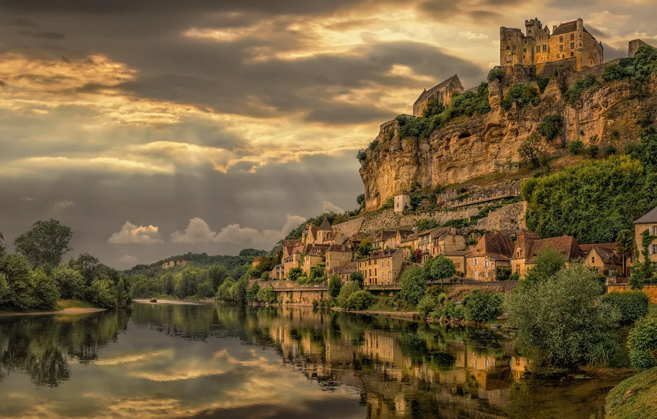 Фото обои небо, пейзаж, тучи, природа, скала, река, замок, Франция