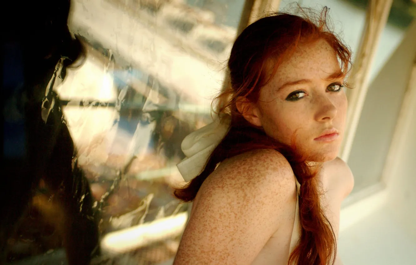 Фото обои girl, sexy, long hair, beautiful, pretty, lips, face, redhead