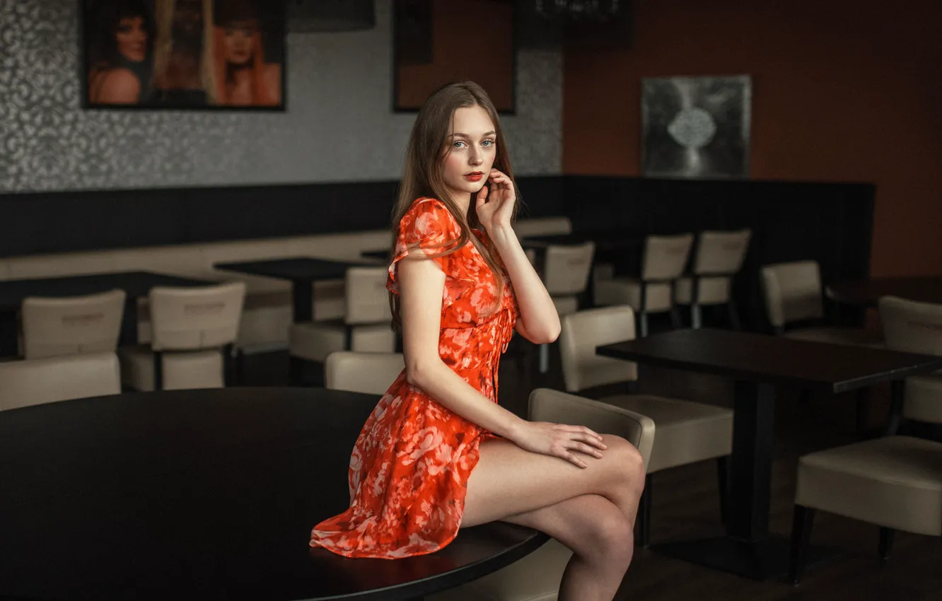 Фото обои взгляд, девушка, модель, портрет, макияж, фигура, платье, шатенка