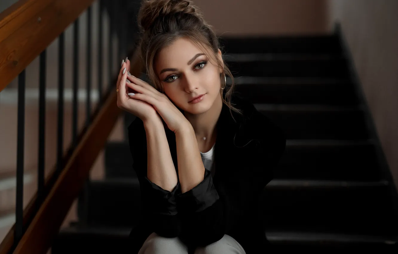 Фото обои model, women, brunette, stairs, jacket, pants, black jacket, white t-shirt