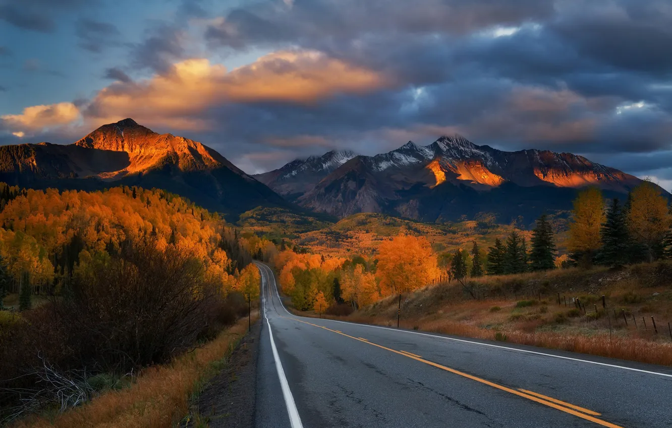Фото обои дорога, закат, горы