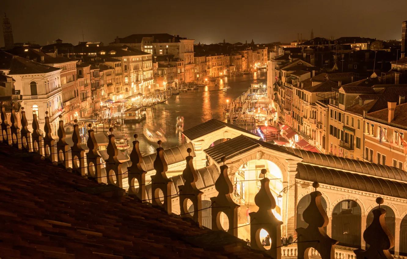 Фото обои ночь, город, здания, дома, лодки, освещение, Италия, Венеция