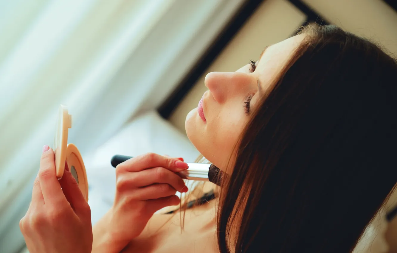 Фото обои woman, young, brunette, mirror, makeup, Elina