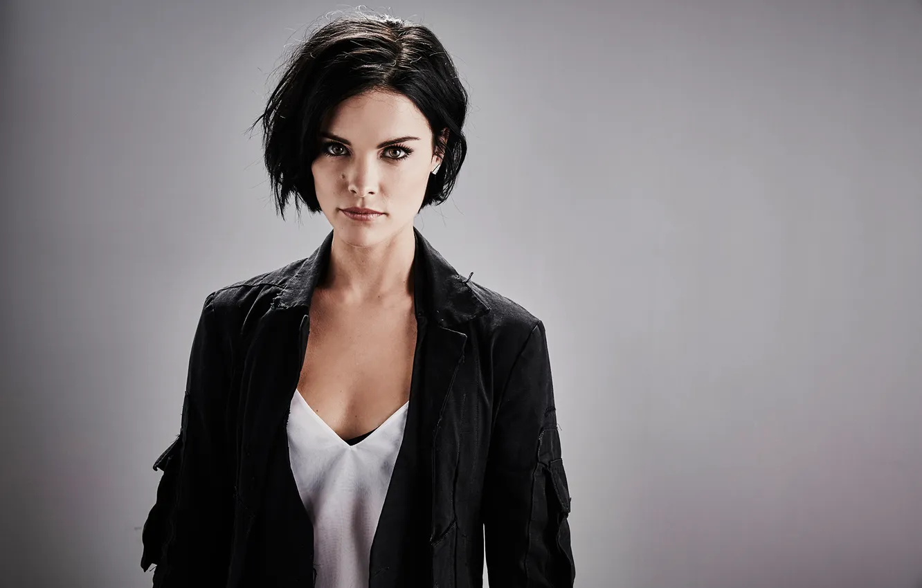 Фото обои фон, макияж, актриса, брюнетка, куртка, прическа, фотограф, Jaimie Alexander
