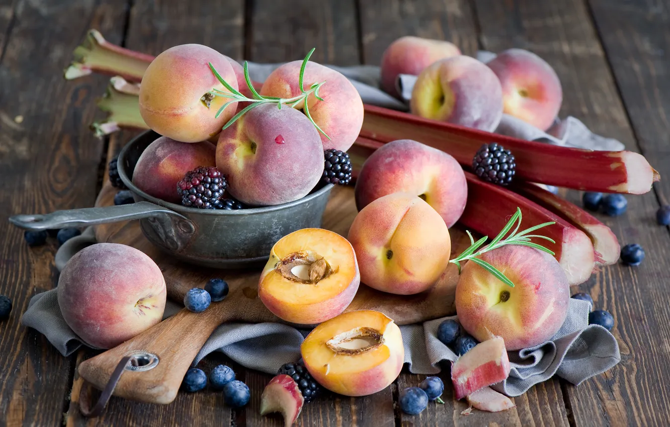 Фото обои ягоды, черника, фрукты, персики, ежевика