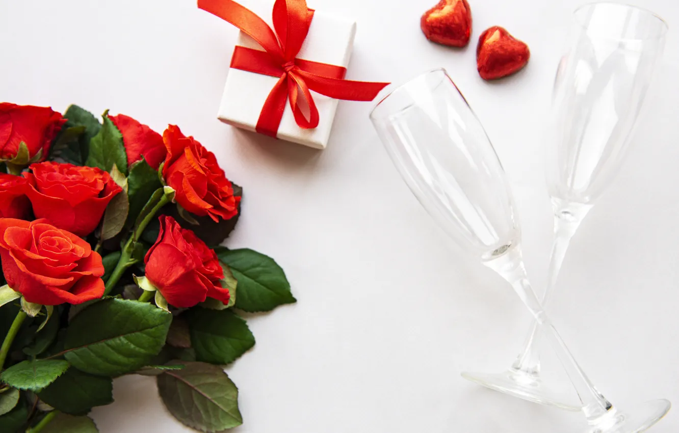 Фото обои подарок, розы, бокалы, сердечки, День влюбленных, Olena Rudo