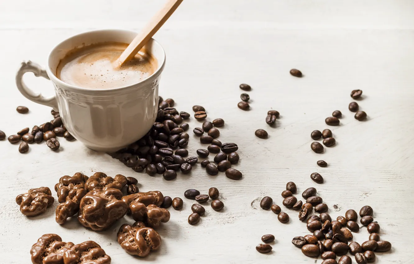 Фото обои кофе, чашка, орехи, wood, cup, coffee, coffee beans, кофе в зёрнах