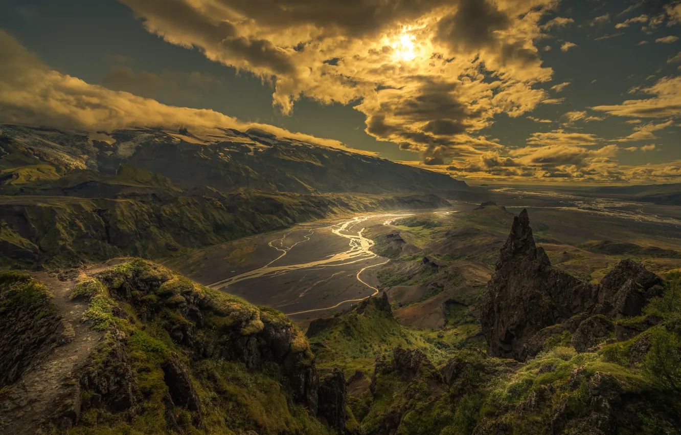 Фото обои небо, солнце, облака, горы, река, камни, скалы, вид