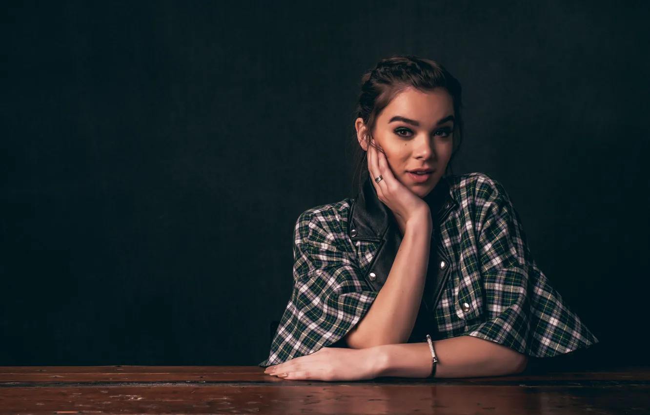 Фото обои поза, актриса, брюнетка, фотосессия, Hailee Steinfeld, Variety, Хейли Стейнфилд, Andrew H Walker