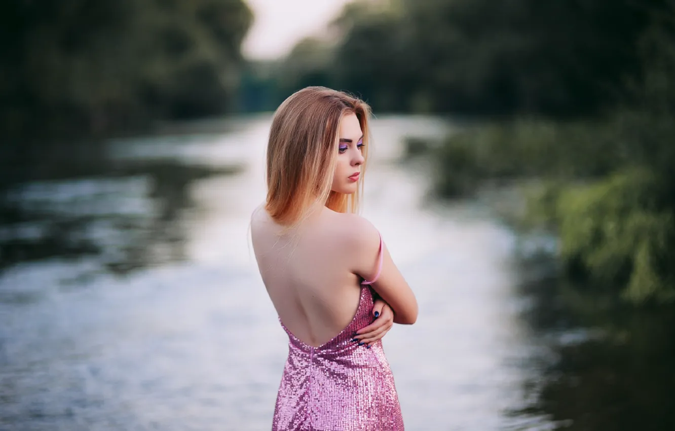 Фото обои девушка, природа, река, спина, платье, красивая, боке, Анастасия