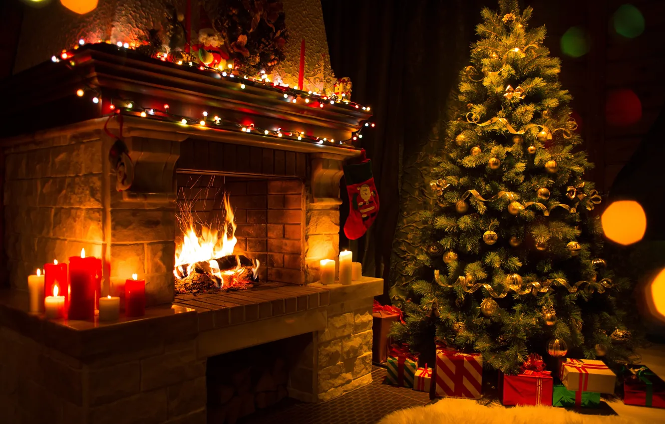 Фото обои огонь, елка, свечи, Рождество, подарки, Новый год, плямя, ёлка