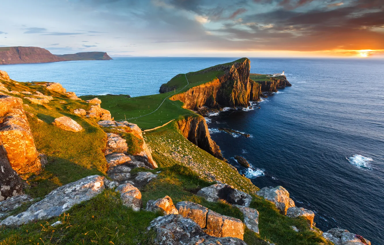 Фото обои море, небо, закат, камни, скалы, побережье, маяк, Шотландия