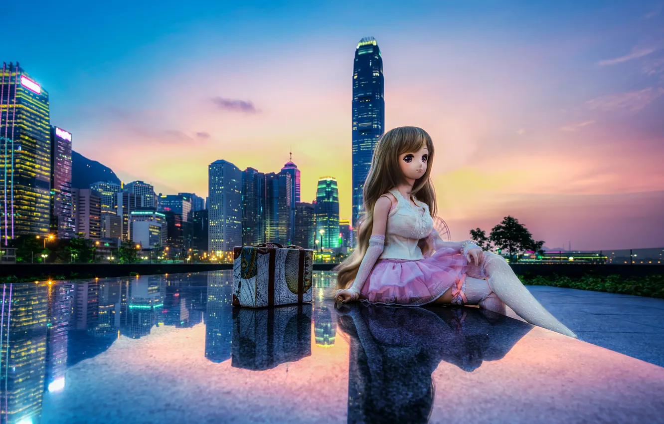 Фото обои закат, город, отражение, China, игрушка, здания, Гонконг, кукла