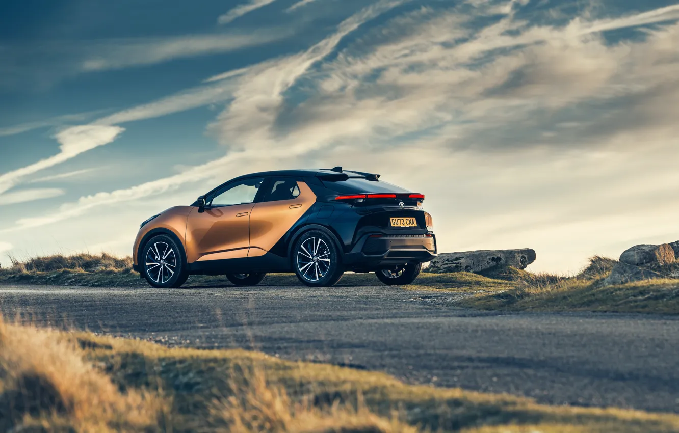Фото обои дорога, небо, растительность, Toyota, HEV, экстерьер, Тойота, C-HR